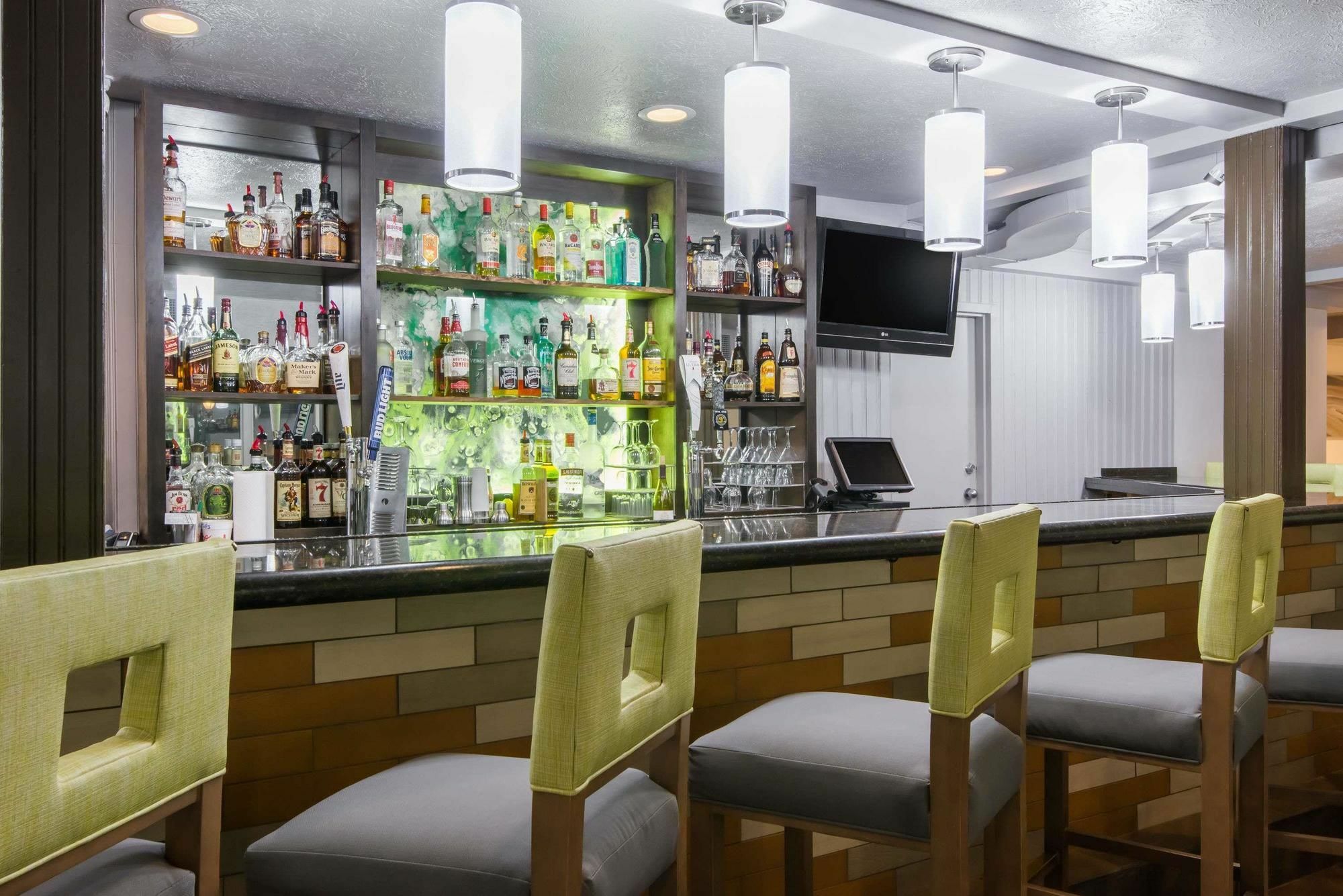 Wyndham Garden Hotel Cross Lanes Charleston Esterno foto
